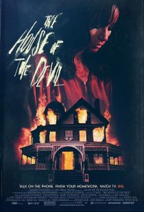 فیلم The House of the Devil 2009 1 MV5BMTAxMDAxODg5ODReQTJeQWpwZ15BbWU3MDI5ODYxODI@. V1 SX500