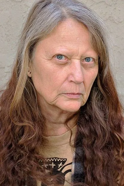 Lola Davidson